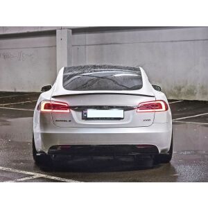 Maxton Design Heckdiffusor Ansatz für Tesla Model S...