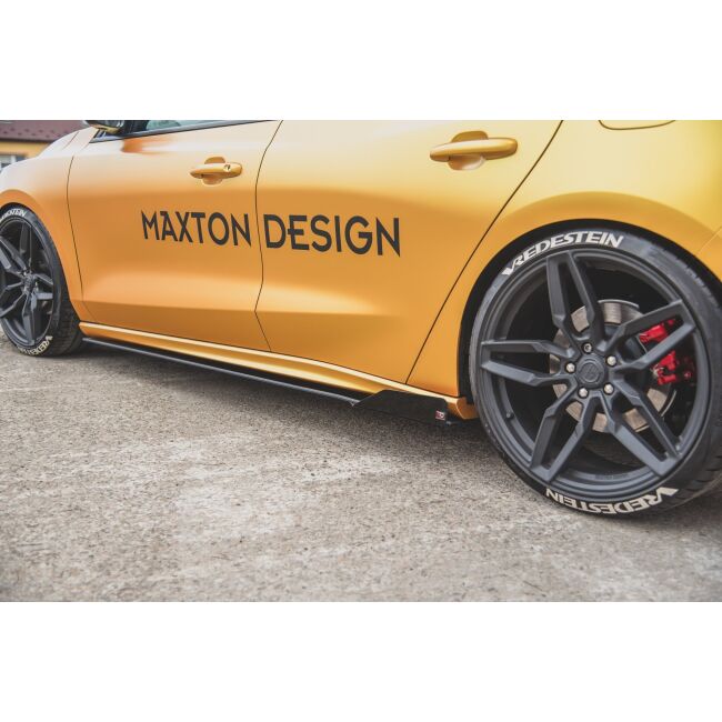 Maxton Design Robuste Racing Seitenschweller Ansatz für für + Flaps Ford Focus ST / ST-Line Mk4 schwarz Hochglanz