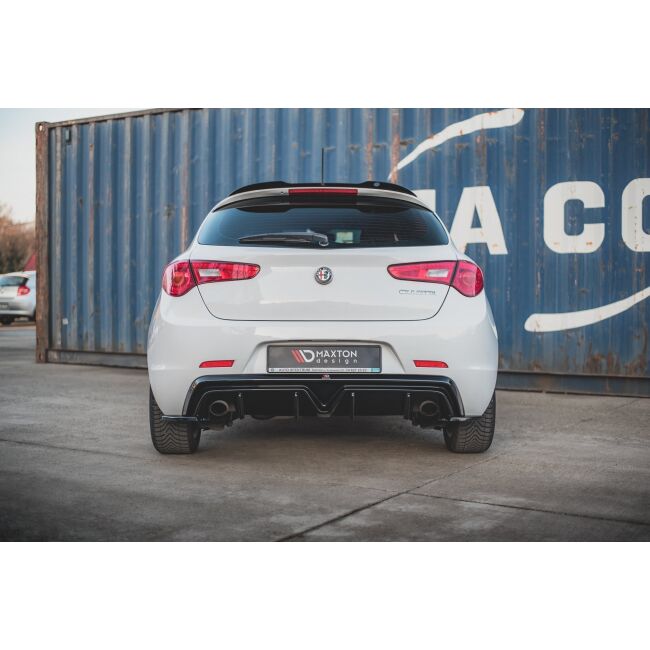 Maxton Design Heckdiffusor Ansatz für Alfa Romeo Giulietta Facelift (Auspuff On Beiden Seiten Version)