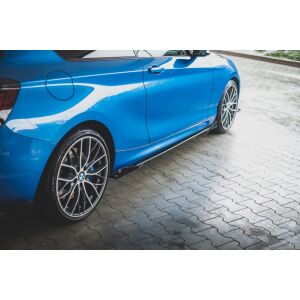 Maxton Design Robuste Racing Seitenschweller Ansatz für für + Flaps BMW 1er F21 M135i / M140i / M-Paket schwarz Hochglanz