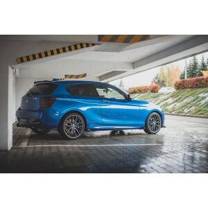 Maxton Design Robuste Racing Seitenschweller Ansatz für für + Flaps BMW 1er F21 M135i / M140i / M-Paket schwarz Hochglanz