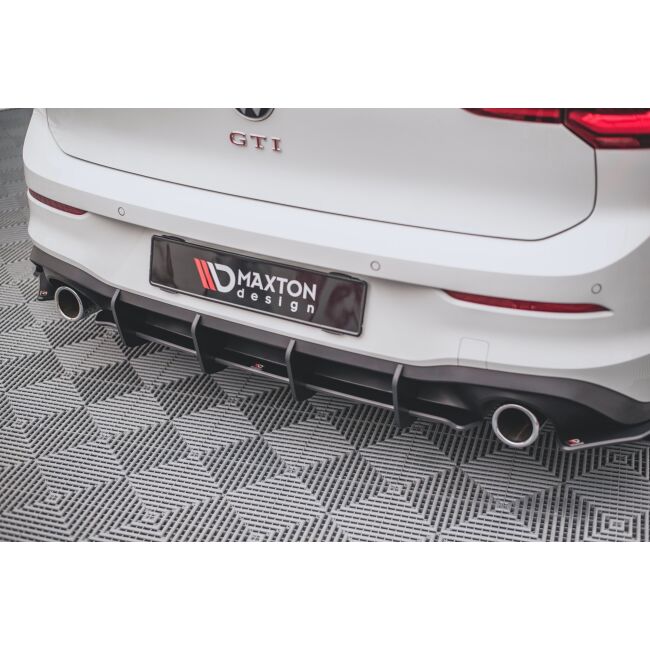 Maxton Design Robuste Racing Heckschürze V.1 / V1 für Volkswagen Golf 8 GTI